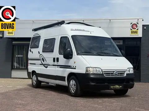 Adria adriatik 244 zeer compacte buscamper dwarsbed